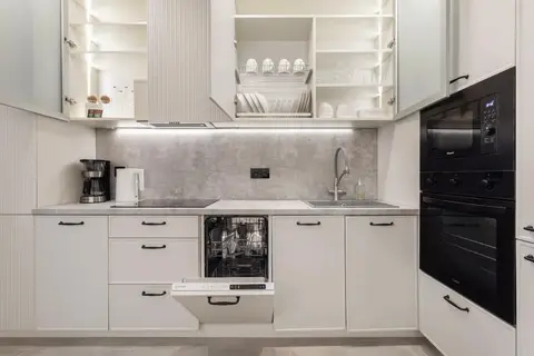 ПоСутки в Калининграде на улице Артиллерийская 85Ак1 — фото 1