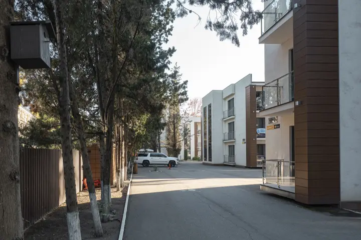 Сочи: Апартаменты Капри Хаус трехместные в Курортном городке