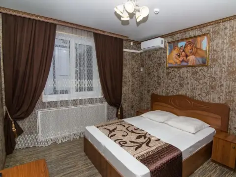 Отель Корона — фото 1