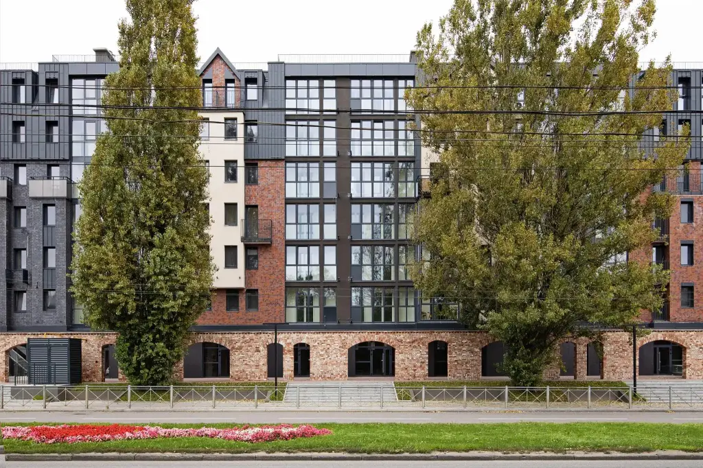 Городская среда на проспекте Калинина 111 — фото 1
