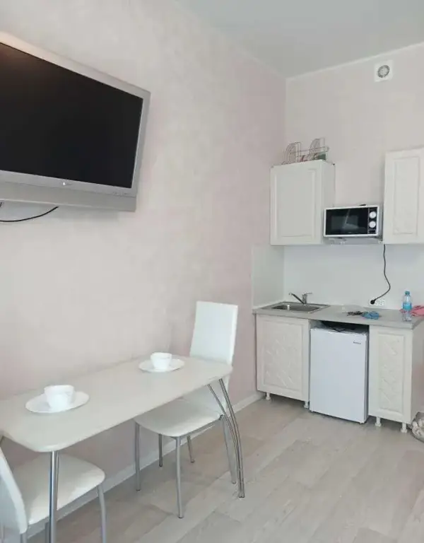 Курск: Квартира студия на Хуторской 4