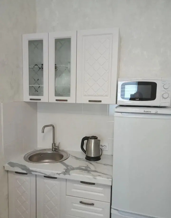Курск: Апартаменты студия на Хуторской 4