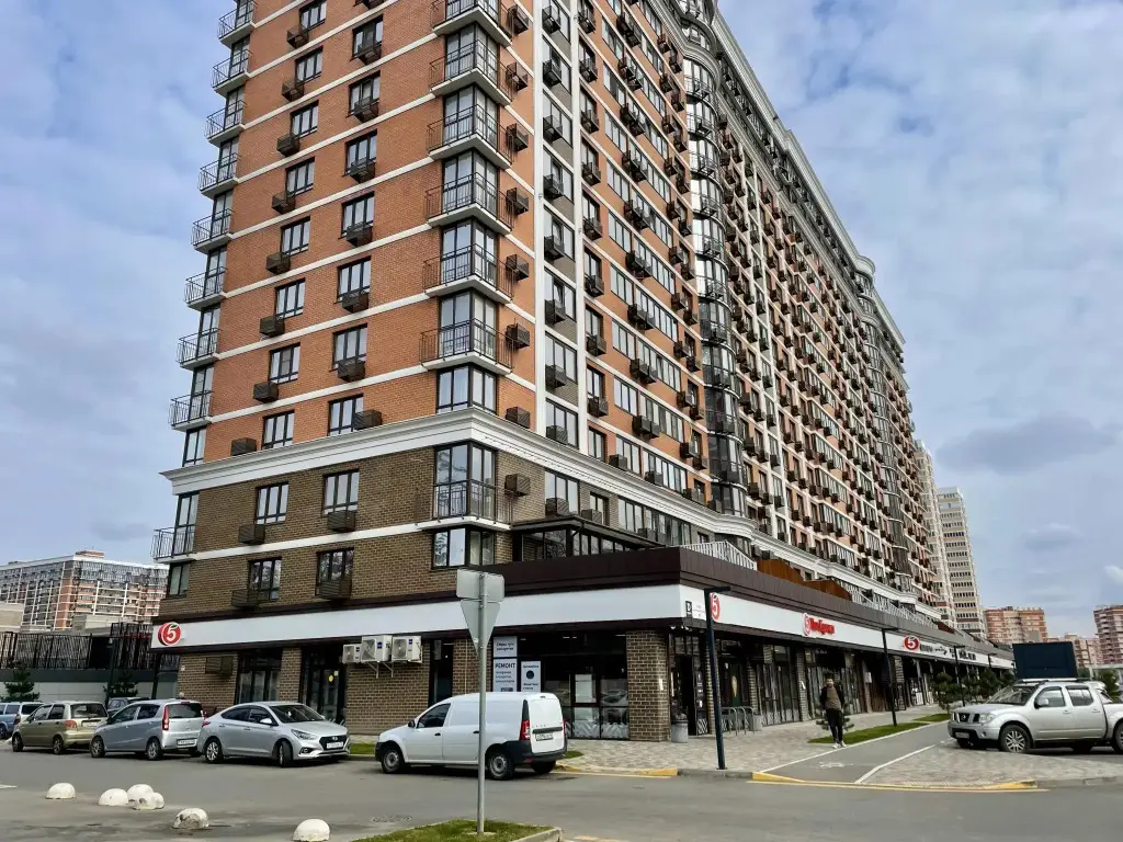 Атмосфера на улице Константина Гондаря, 99 — фото 1