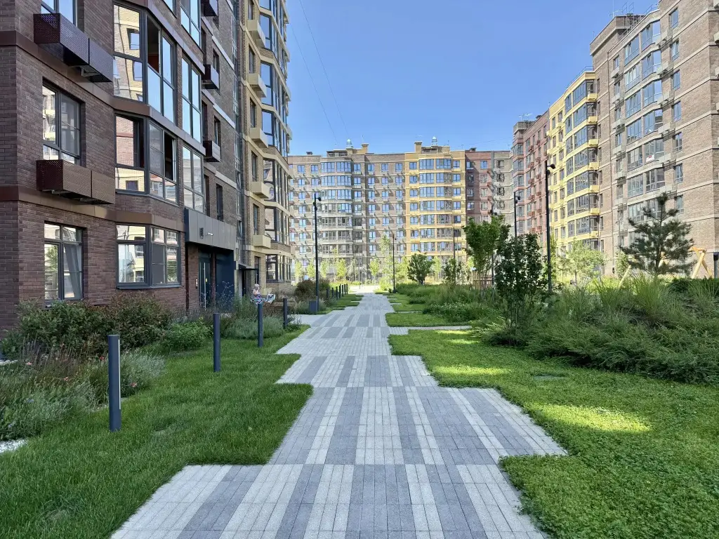 Краснодар: Апартаменты «ЗОЛОТОЕ ПЕРО» на улице Генерала Корнилова 14
