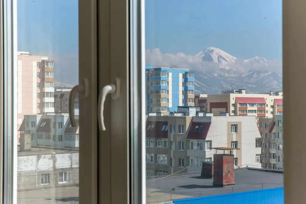 Петропавловск-Камчатский: Квартира на Ларина с видом на вулканы