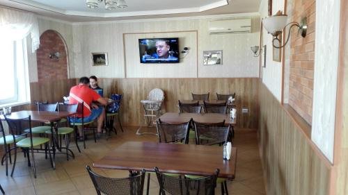Нытва: Cafe-Motel «Karavan» on Volga trass