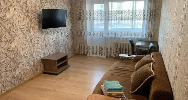 Североуральск: Квартира Трехкомнатная на Степана Разина 6