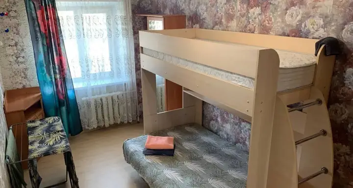 Североуральск: Квартира Трехкомнатная на Степана Разина 6