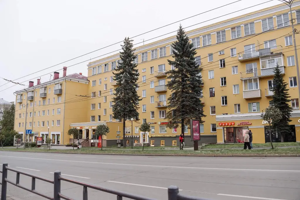 9 Ночей в центре на проспекте Ленина 15 — фото 1