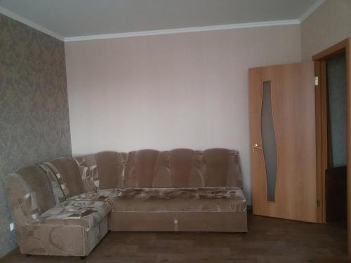Саратов: Apartment Elektronnaya 11