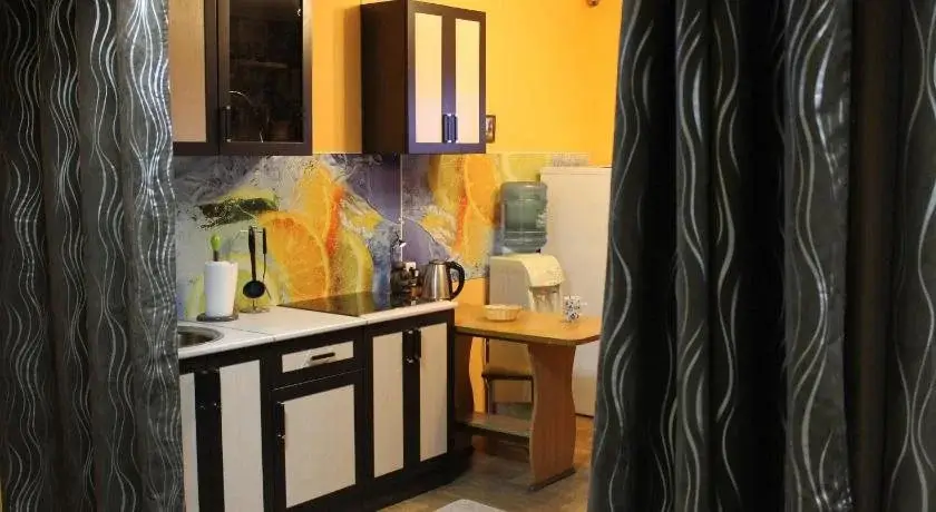 Саратов: Hostel Den' & Noch'