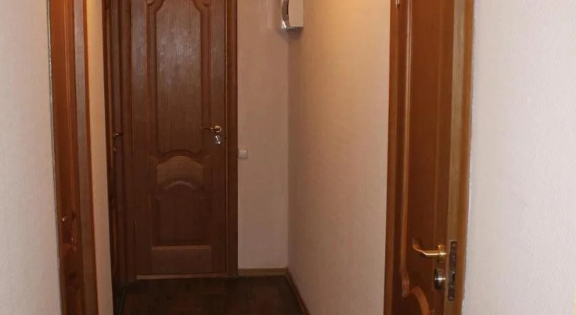 Саратов: Hostel Den' & Noch'