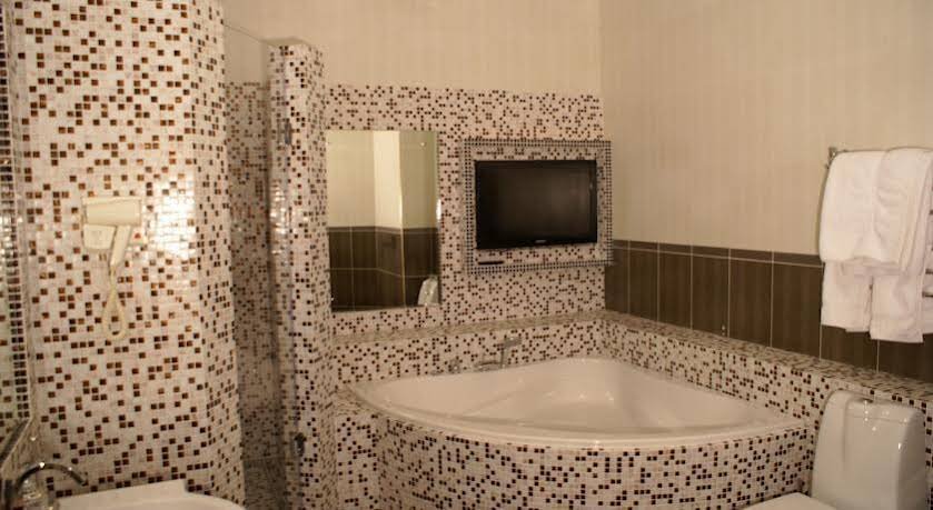 Мстихино: Van Hotel
