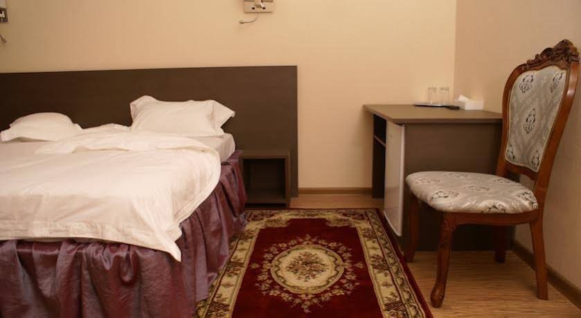 Мстихино: Van Hotel