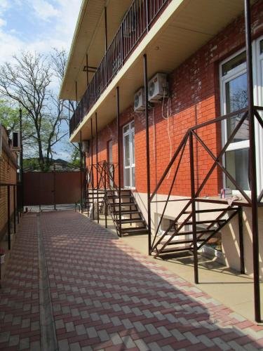 Ейск: Apartment on Pervomayskaya 129
