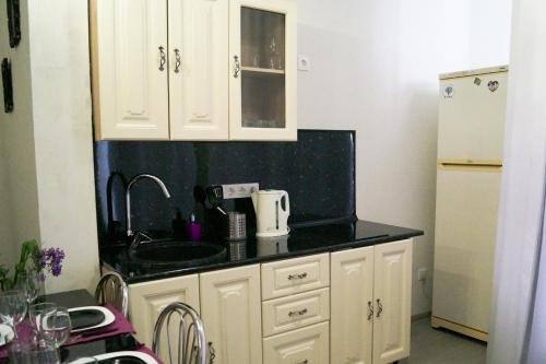 Анапа: Apartment with kitchen on Kirova 1