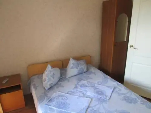 Витязево: Guest House Ariel