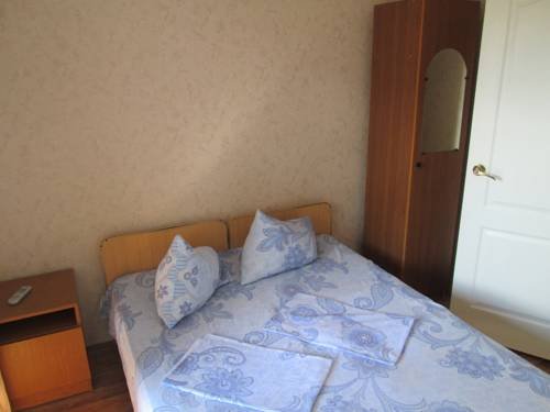 Витязево: Guest House Ariel