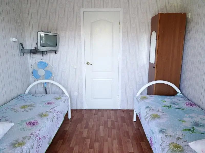 Витязево: Guest House Ariel