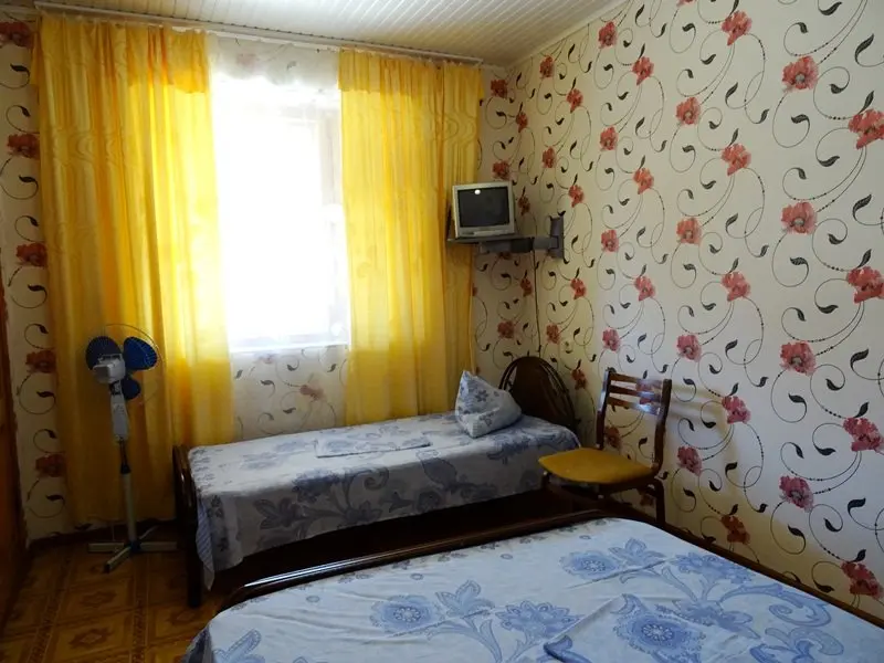 Витязево: Guest House Ariel