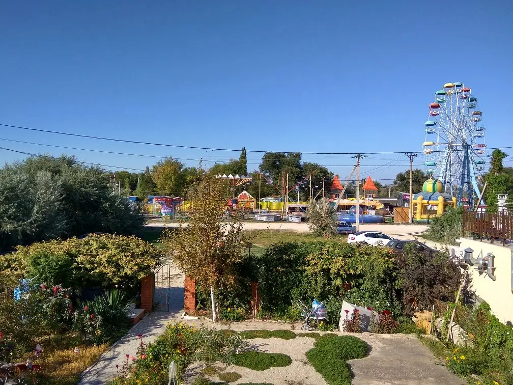 Голубицкая: Azoff Guest House