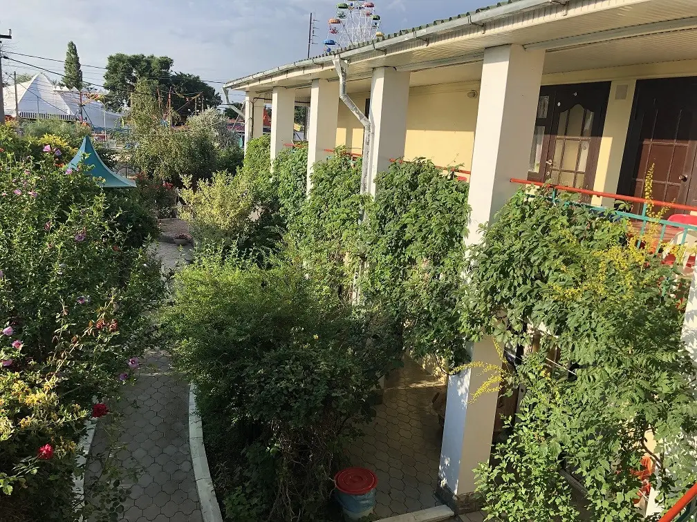 Голубицкая: Azoff Guest House