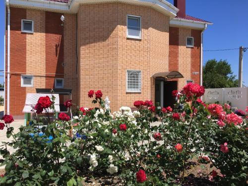 Кучугуры: Azovskaya Riv'Era Guest House