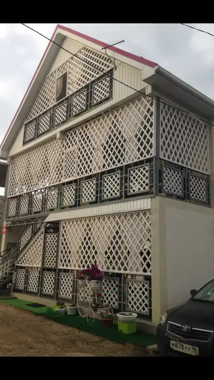 Голубицкая: Bavariya Guest House