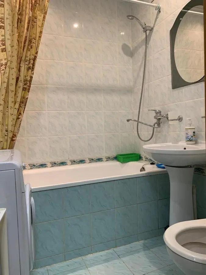 Калининград: Apartment on Gorkogo 40