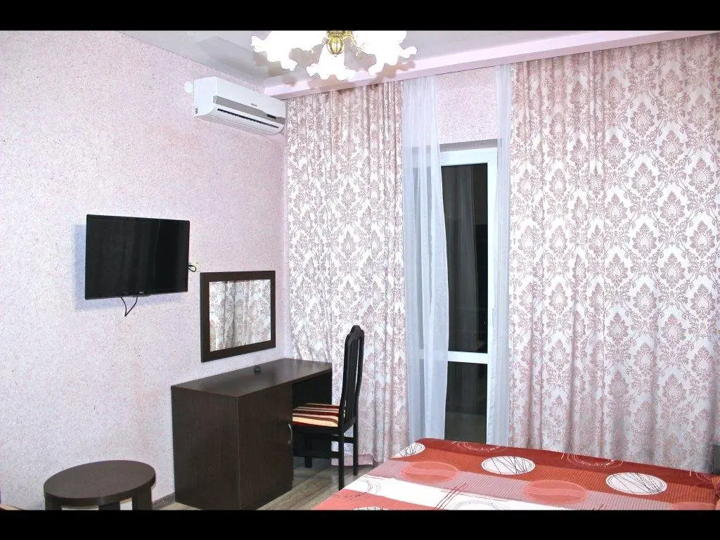 Кабардинка: Dom Sovetov 6