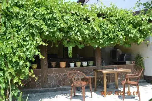 Голубицкая: Guest House Rayskiy Ugolok