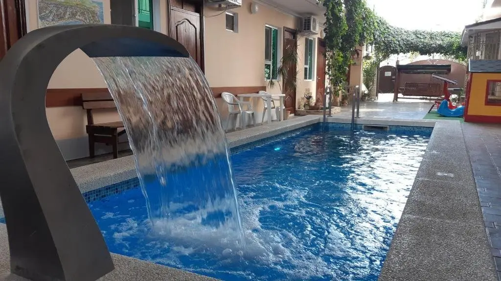 Витязево: Guest House Vodoley