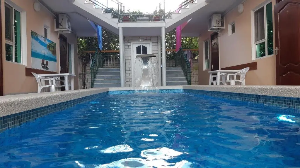 Витязево: Guest House Vodoley