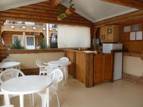 Анапа: Guest House Ecohouse Belye Rosy
