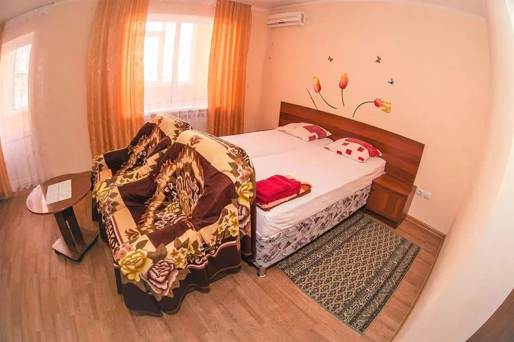 Анапа: Guest house on Krymskaya