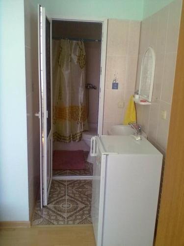 Витязево: Guest House Beliy Dom