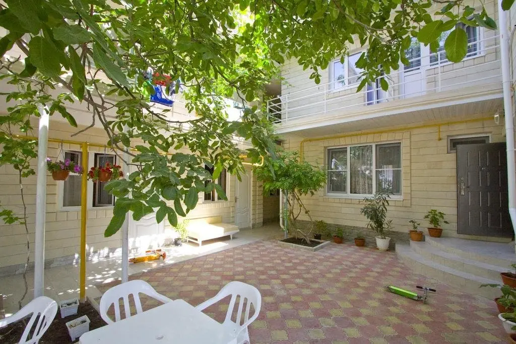 Анапа: Guest House Krymskaya 82