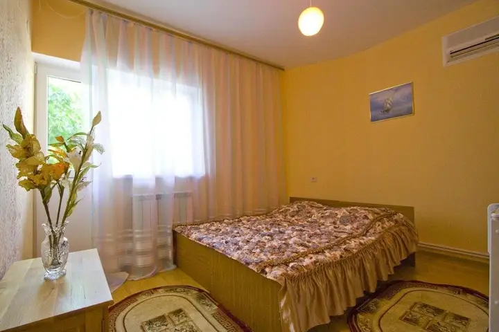 Анапа: Guest House Krymskaya 82