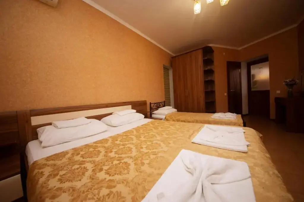 Витязево: Lubomir Guest House