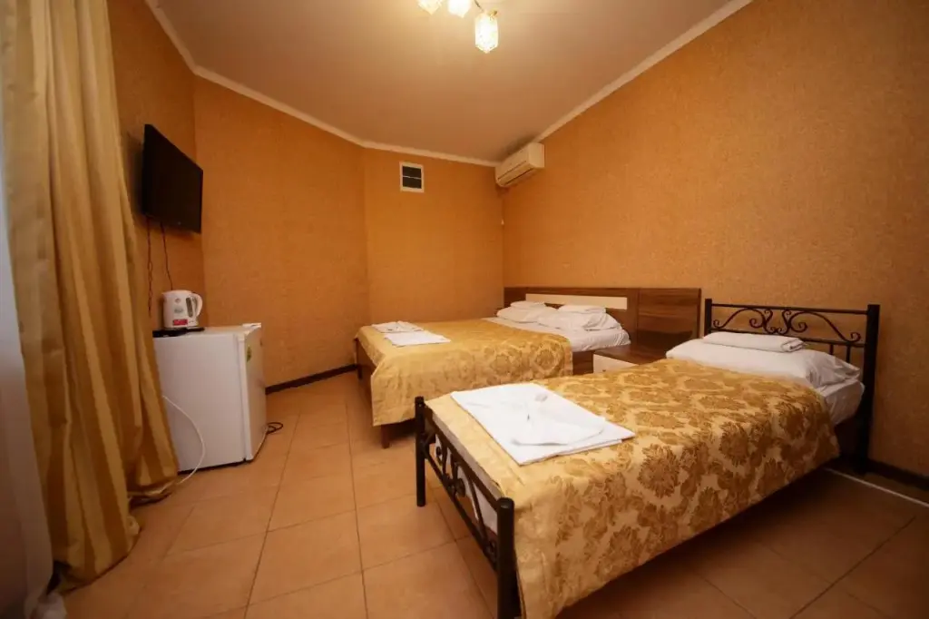 Витязево: Lubomir Guest House