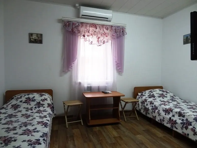 Тамань: Guest House Na Oktyabrskoy 33