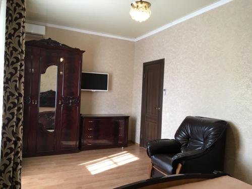 Кучугуры: Guest House Nikol