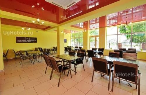 Кучугуры: Guest House Nikol
