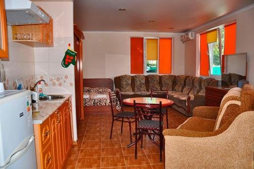 Анапа: Guest House on Gogolya 36A