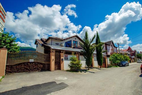Геленджик: Guest House on Kabardinskoy 1