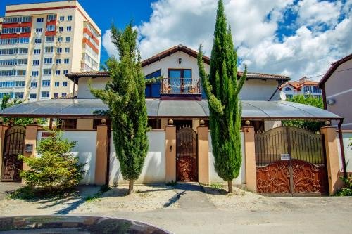 Геленджик: Guest House on Kabardinskoy 1