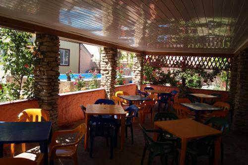 Анапа: Guest House Romanovykh Victoria