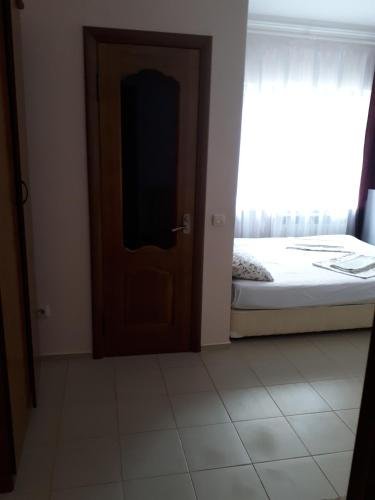 Анапа: Guesthouse Lotos