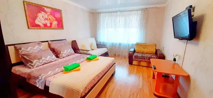 Магнитогорск: Apartment on Karla Marksa 159