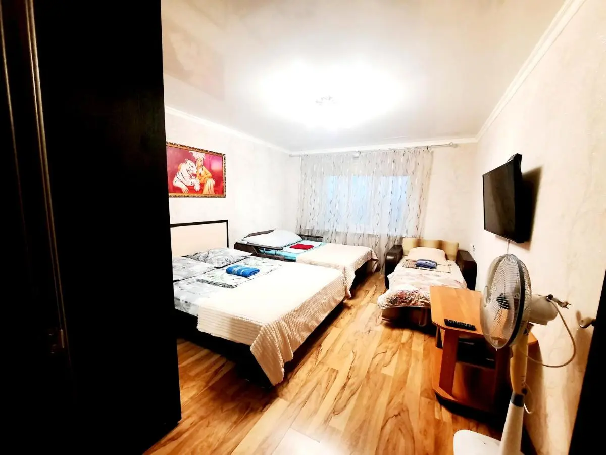 Магнитогорск: Apartment on Karla Marksa 159